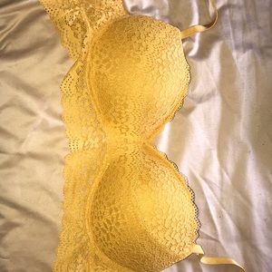 Cute yellow bra🥰